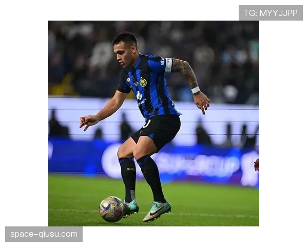 国米1-0绝杀AC米兰提前四轮夺得意甲冠军,劳塔罗制胜球